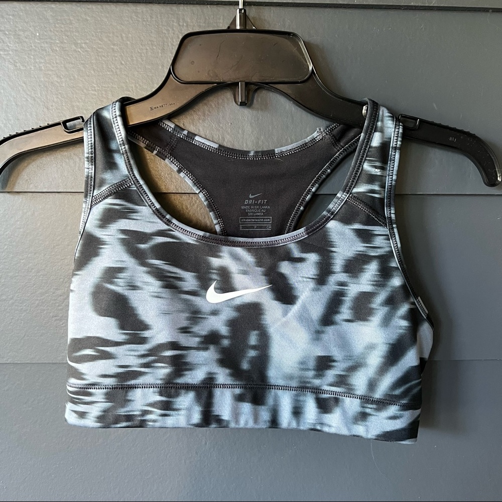 Nike dri-fit sports bra